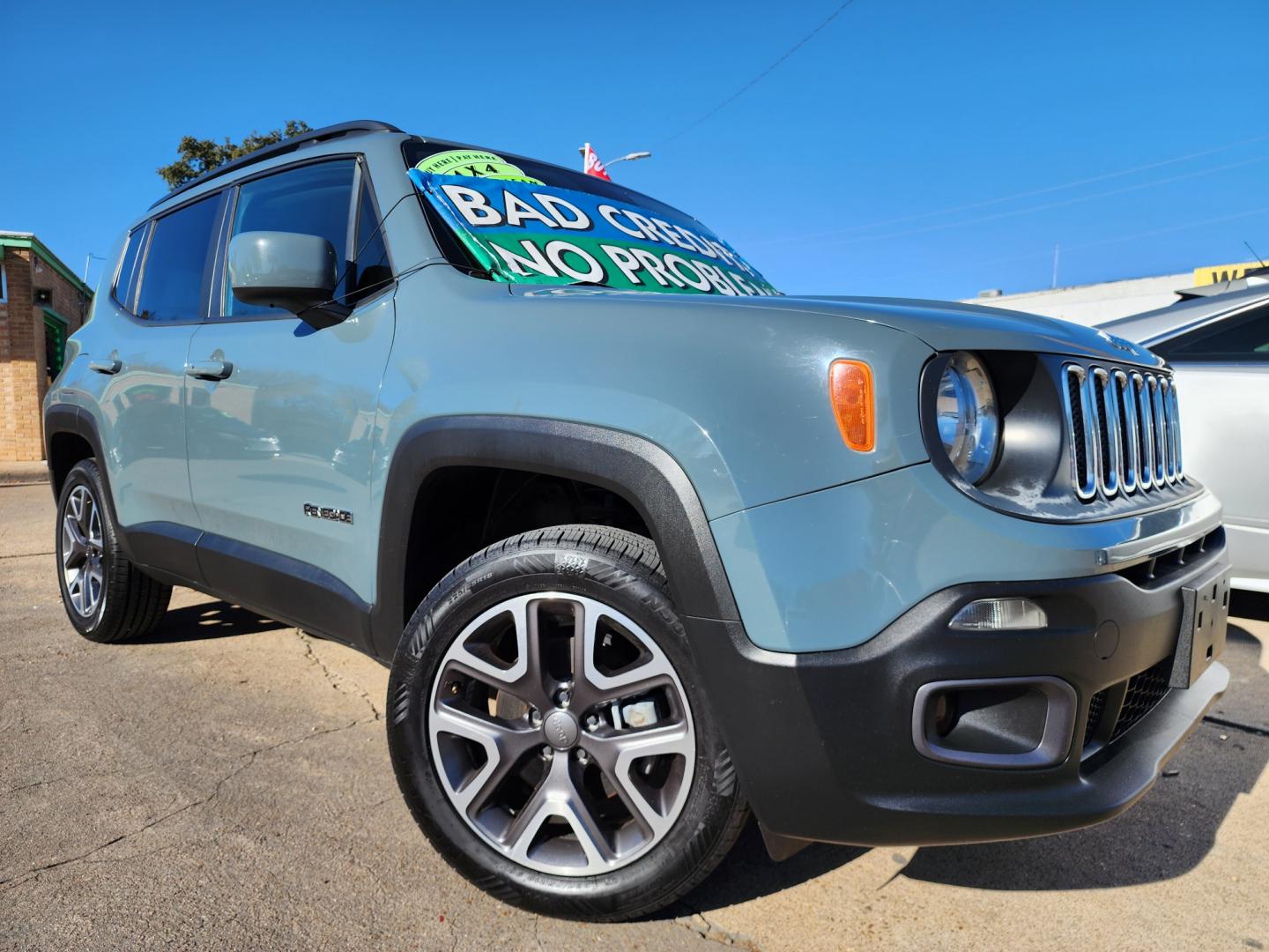 2017 GRAY Jeep Renegade LATITUDE (ZACCJBBB1HP) , AUTO transmission, located at 2660 S.Garland Avenue, Garland, TX, 75041, (469) 298-3118, 32.885387, -96.656776 - Welcome to DallasAutos4Less, one of the Premier BUY HERE PAY HERE Dealers in the North Dallas Area. We specialize in financing to people with NO CREDIT or BAD CREDIT. We need proof of income, proof of residence, and a ID. Come buy your new car from us today!! This is a Very clean 2017 JEEP RENEGA - Photo#0